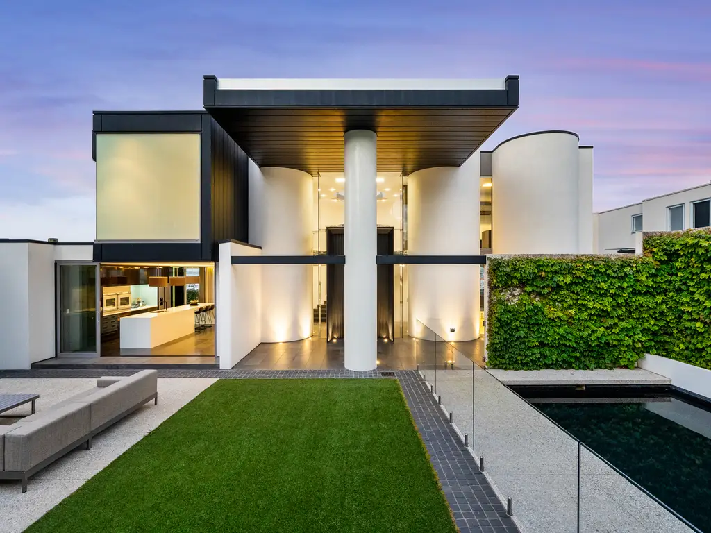 81A Shelly Beach Rd dusk-11