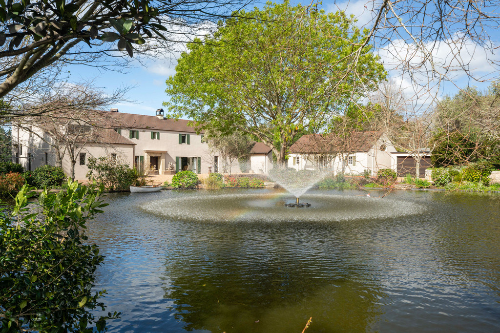 Secluded Luxury Living for the Discerning