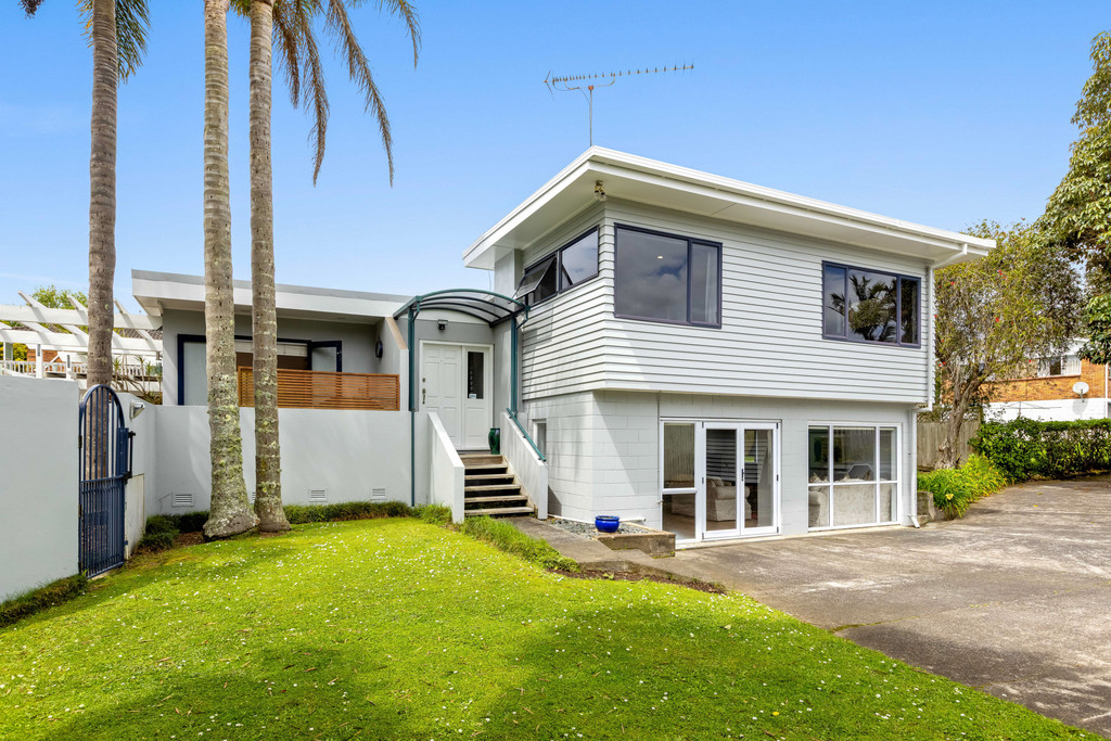 North Shore Oasis on 1206 sqm a Rare Opportunity
