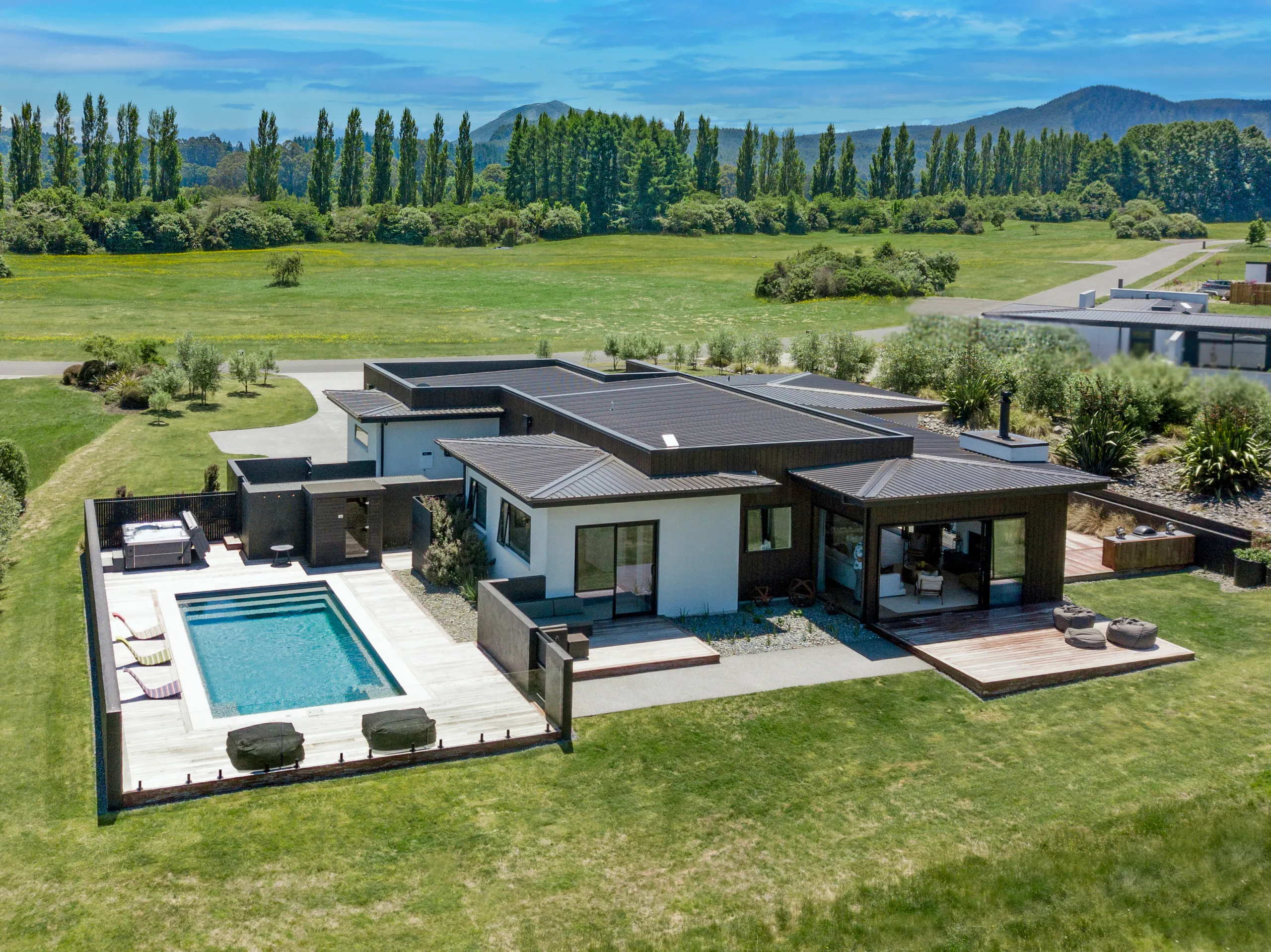 14 The Fairways, Kinloch, Taupo