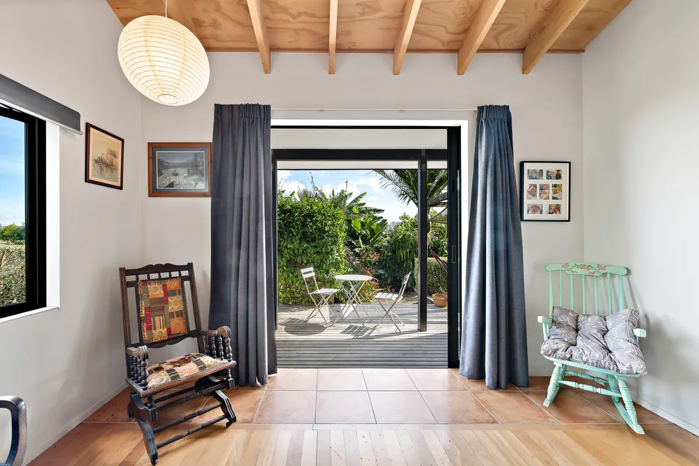 Peaceful Hideaway with Walk-to-Town Convenience