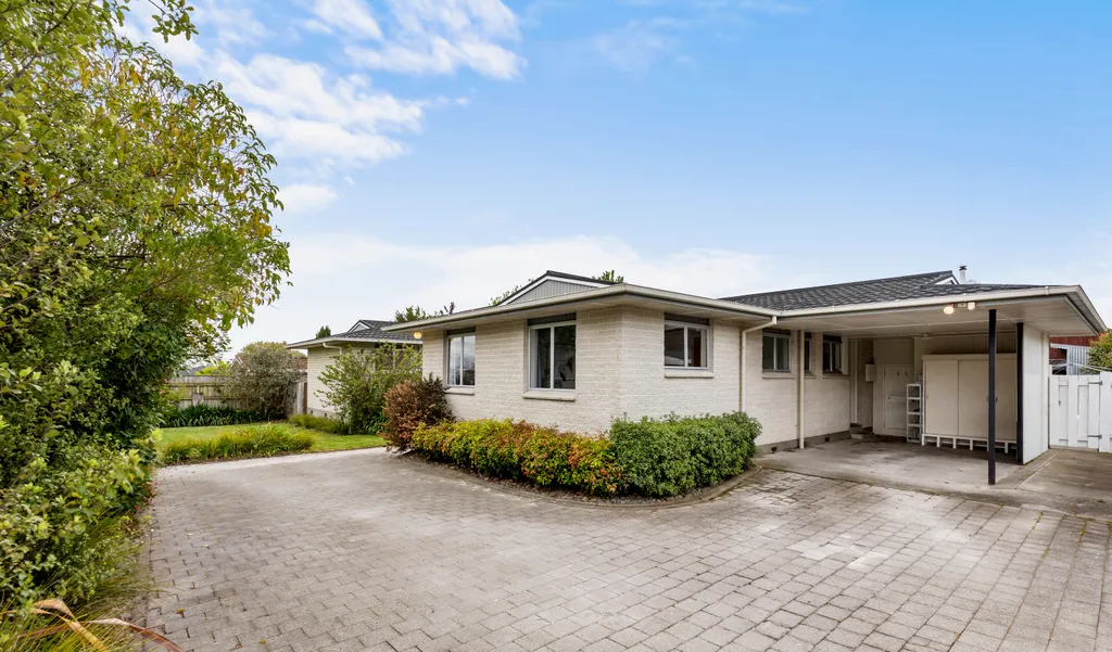 Spacious Five Bedroom Modern Home