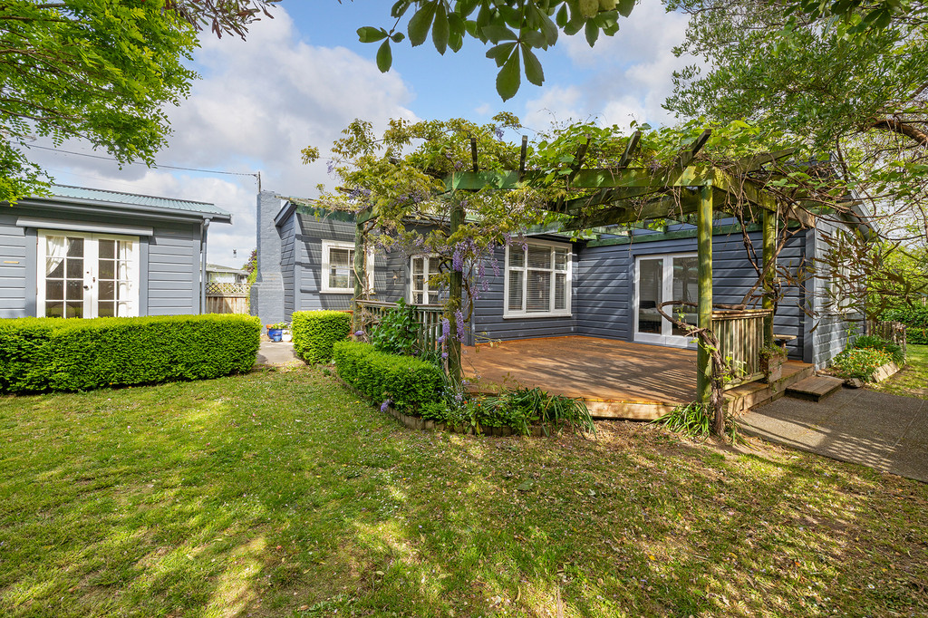 Corner Charm in Martinborough