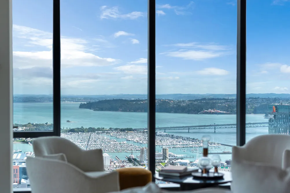 Penthouse with Panoramic Views