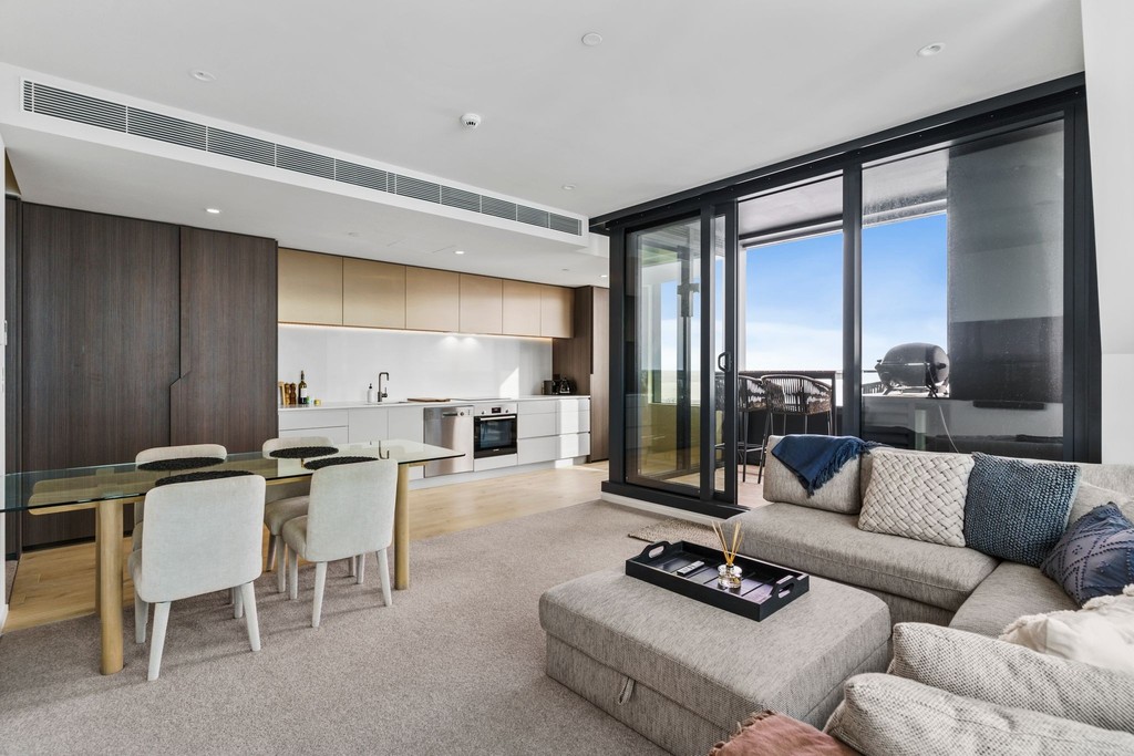 Refined Design and Harbour Views