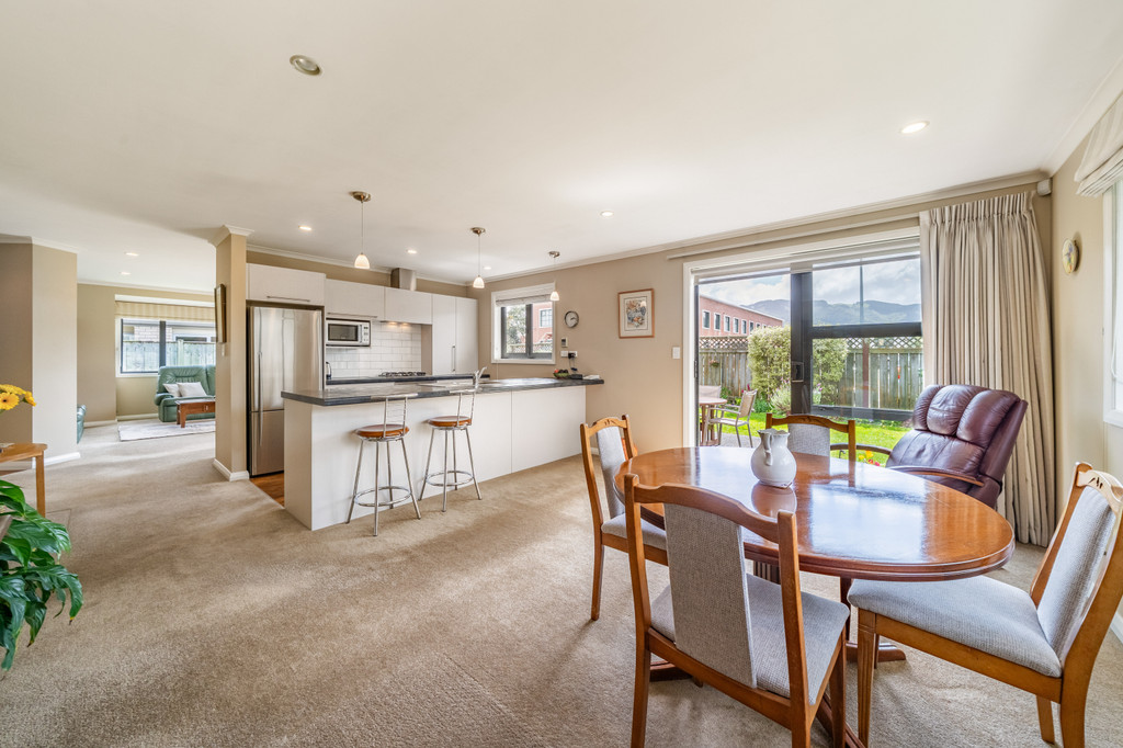 Private, Easy-Care, Super Convenient Location