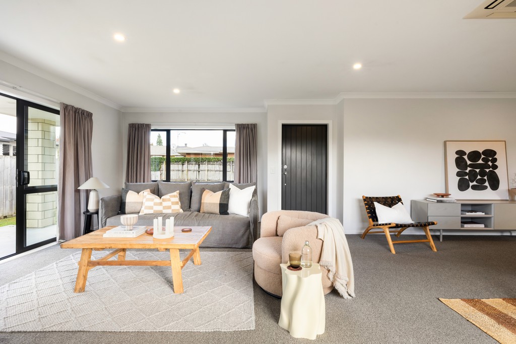 In the Heart of Cambridge, Convenience at The Door