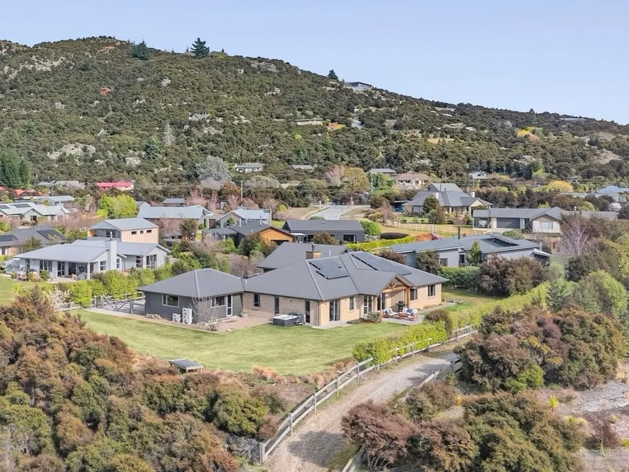 Downsizing and Ready to Deal!