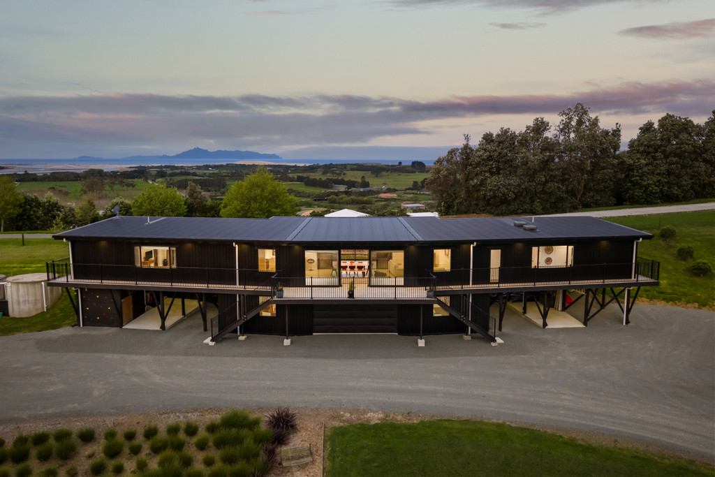 Iconic Views, Iconic Home