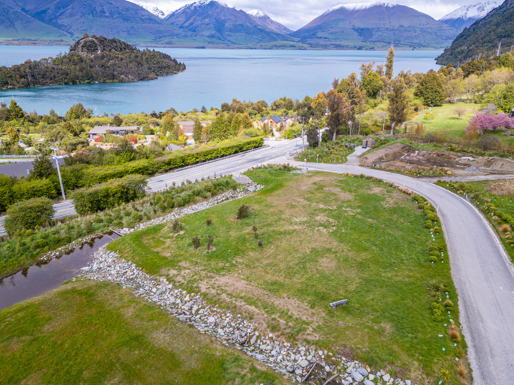 Your Private Lakeside Escape