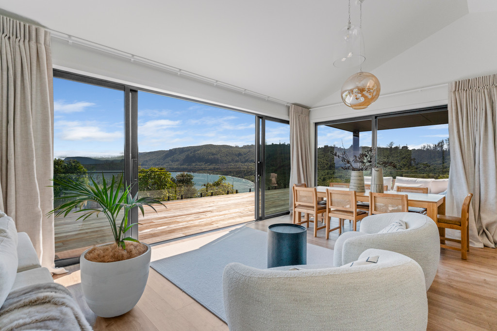 Private Luxury with Iconic Lake and Mountain Views