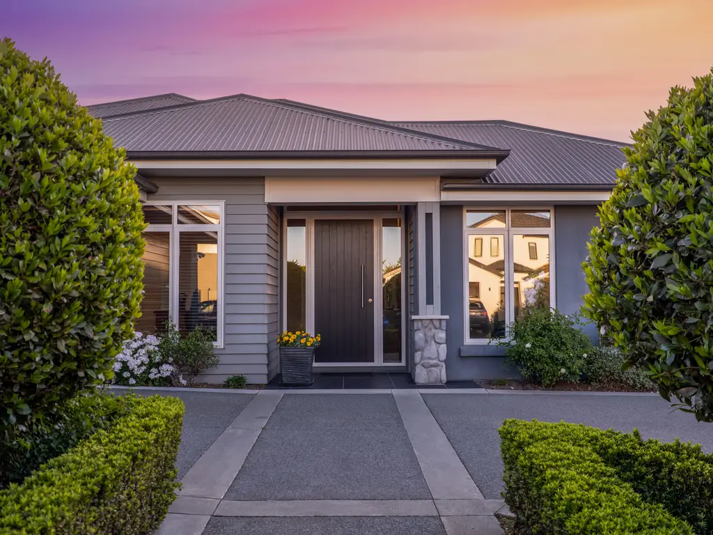 51 Brookfield Dr-001