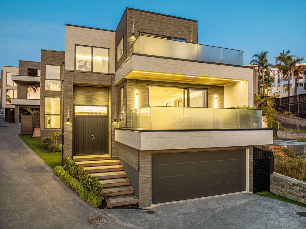 Brand New Luxury on Paritai Drive