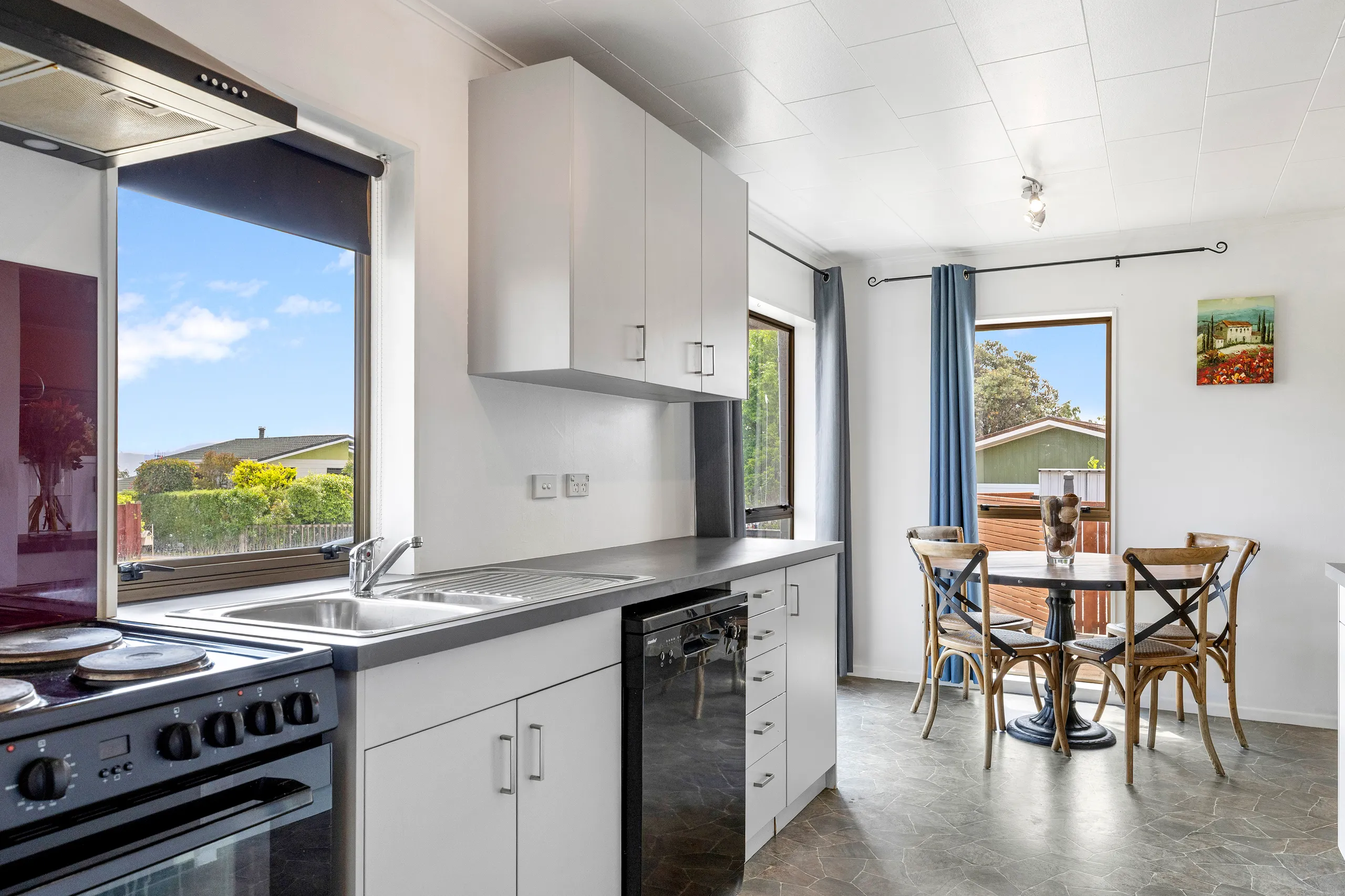 30 Frederick Street, Two Mile Bay, Taupo