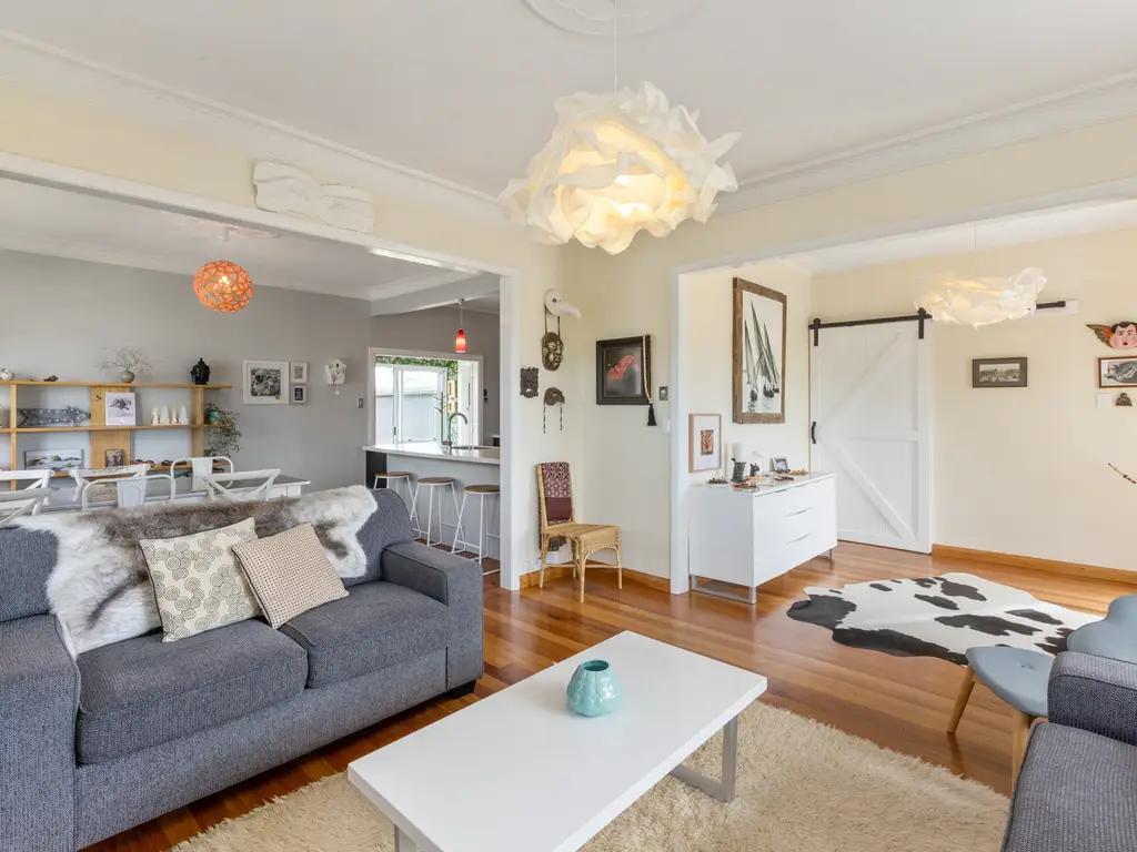 1111A Heretaunga St-7