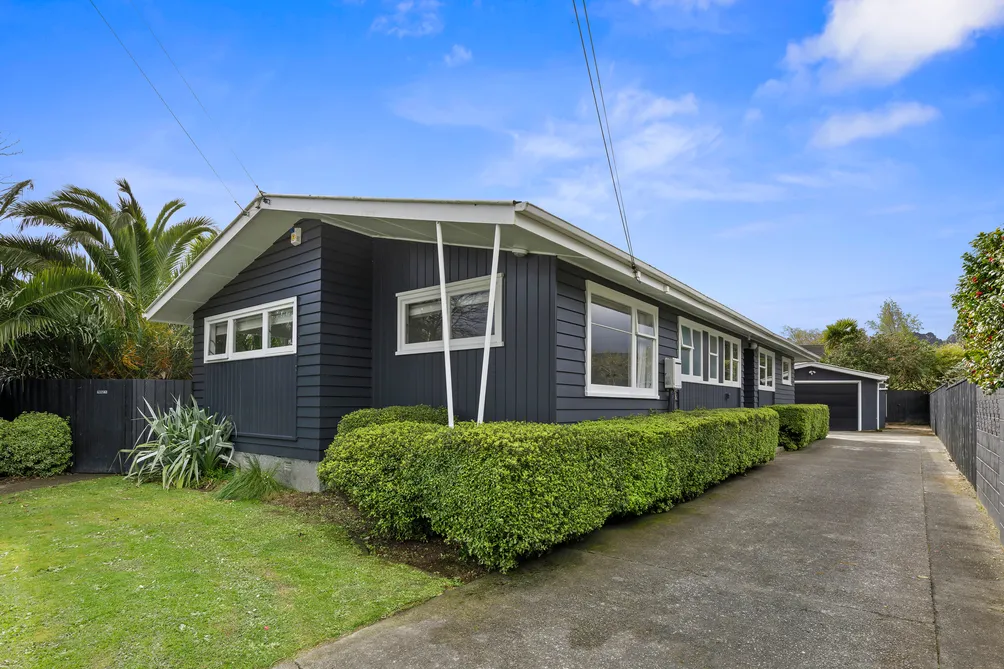 Perfect Family Home in Avalon!