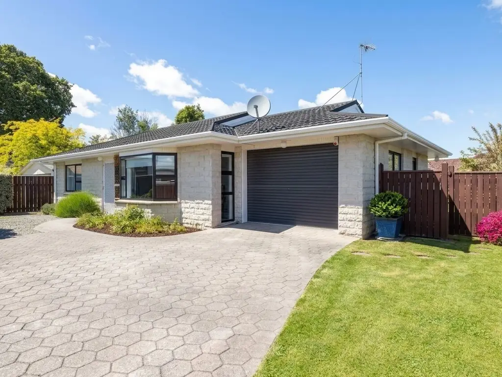 MST01756 (20) Staged