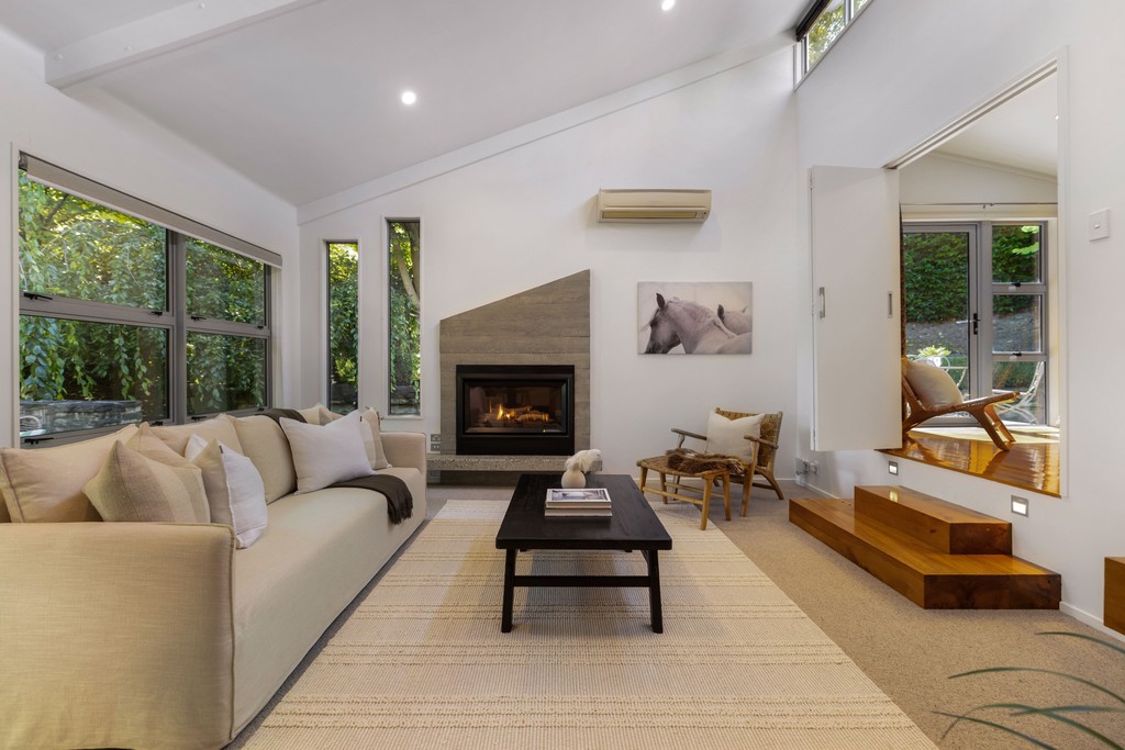 Cute and Quirky Arrowtown Charmer