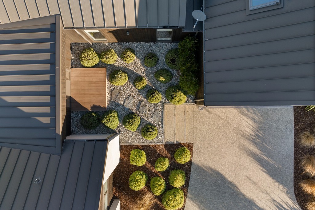 Expansive Living in Sought-After Jack’s Point