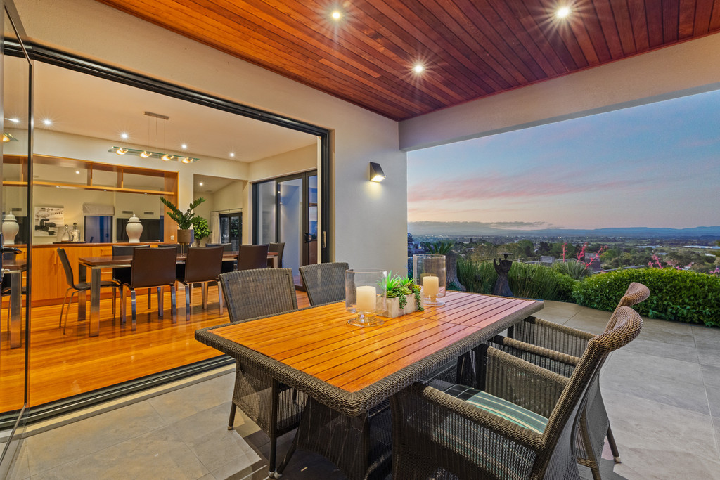 Panoramic Views, Minutes to Havelock North Village