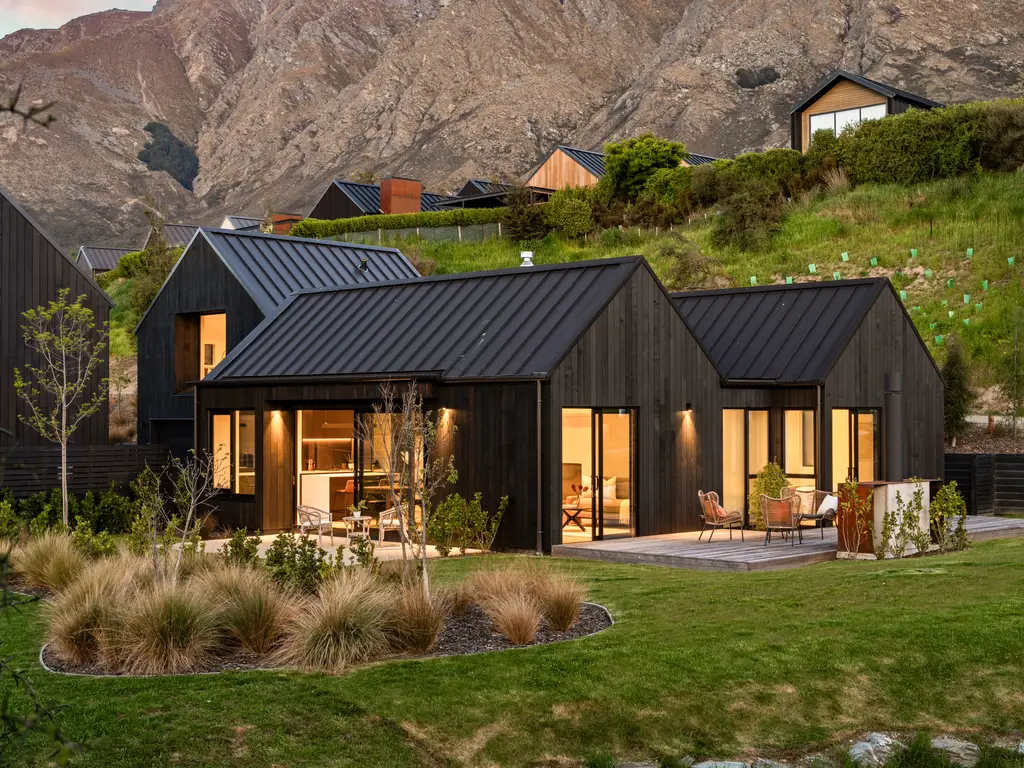 01-074_Open2view_ID600263-7_McKenzies_Chute