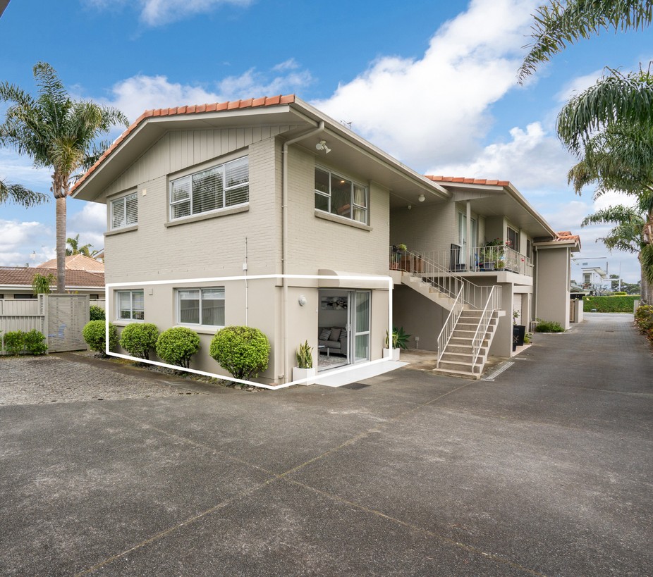 Easy Living, Prime Location - Steps from the Beach
