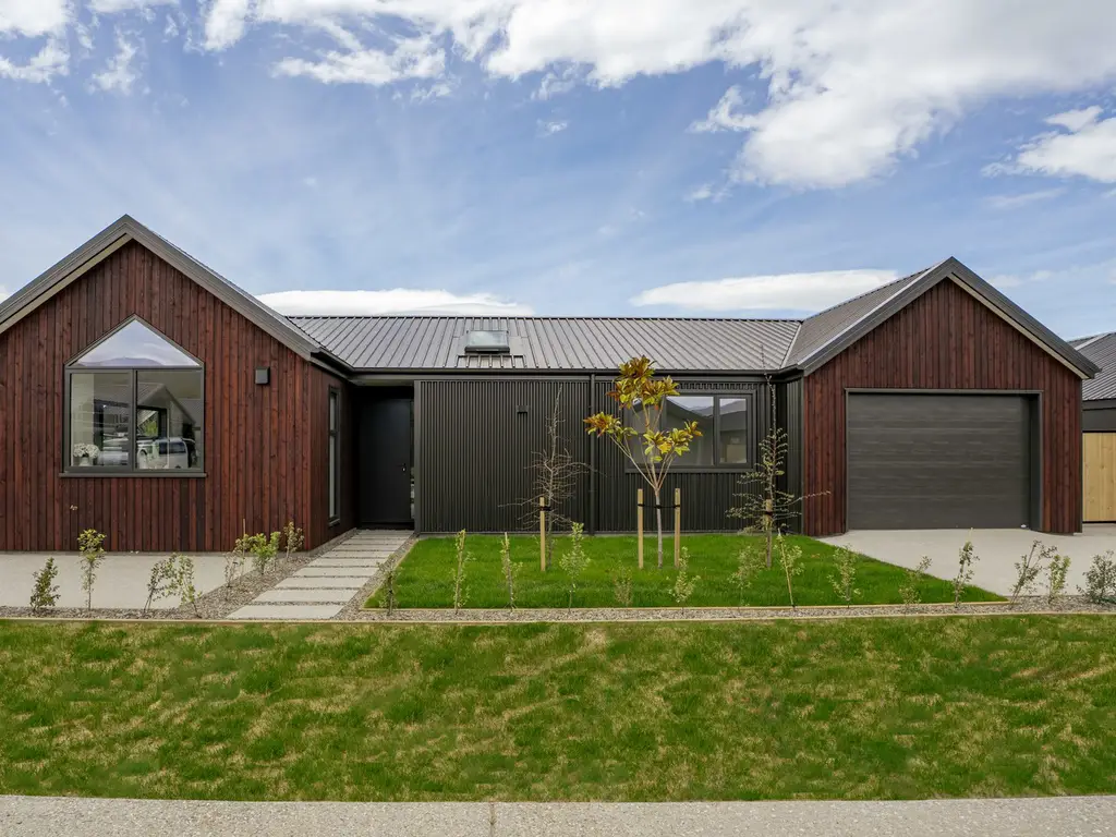 01 Hero_Edit Green Grass