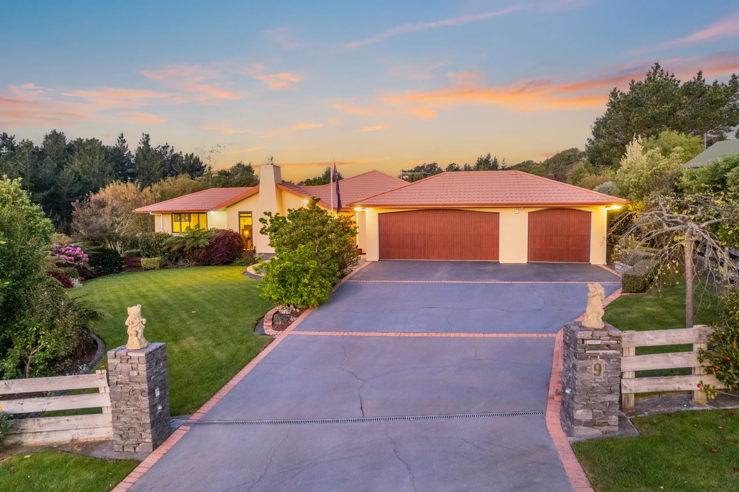 9 Marua Palm Grove, Timberlea, Upper Hutt City