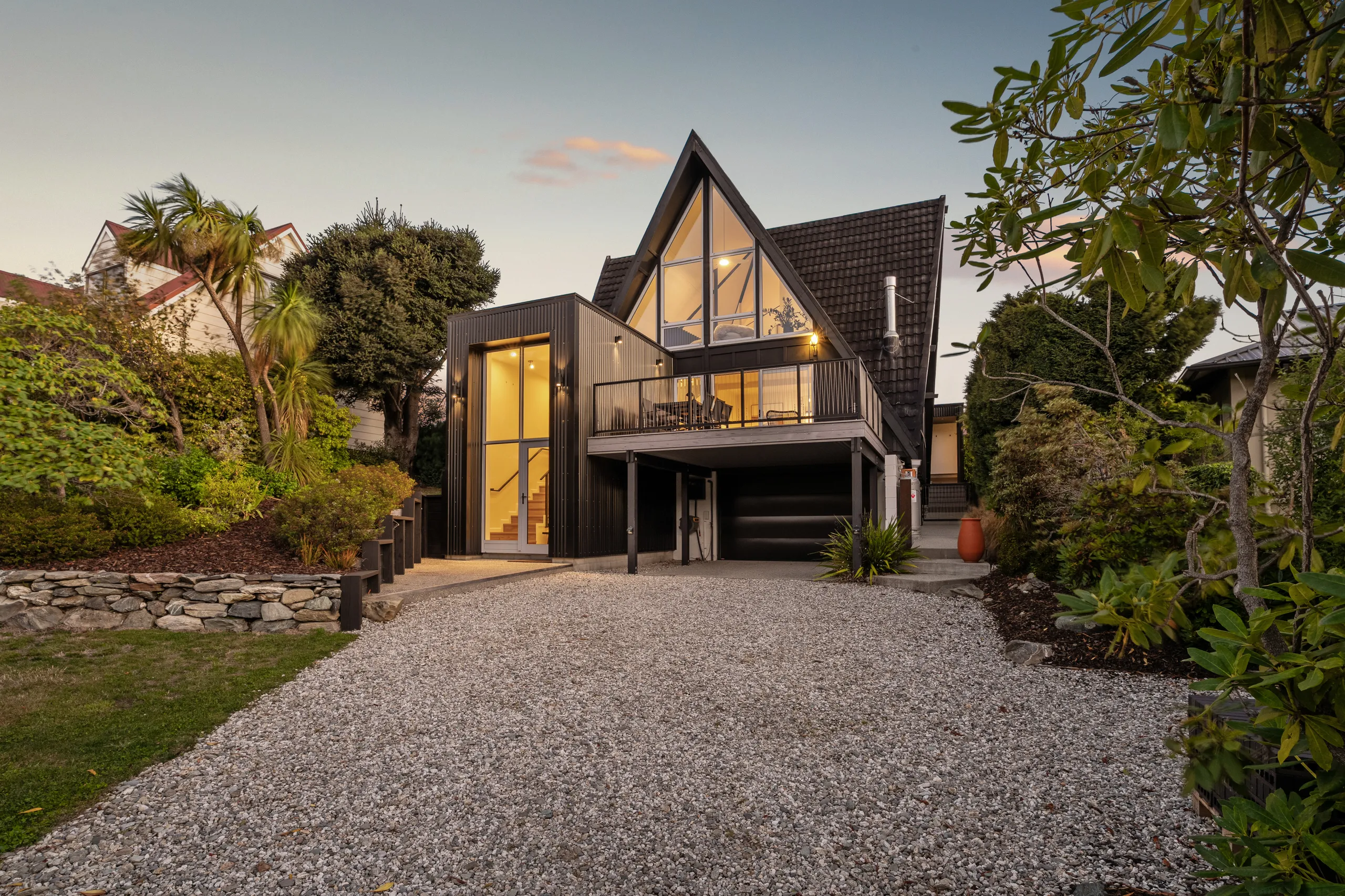 696 Peninsula Road, Kelvin Heights, Queenstown