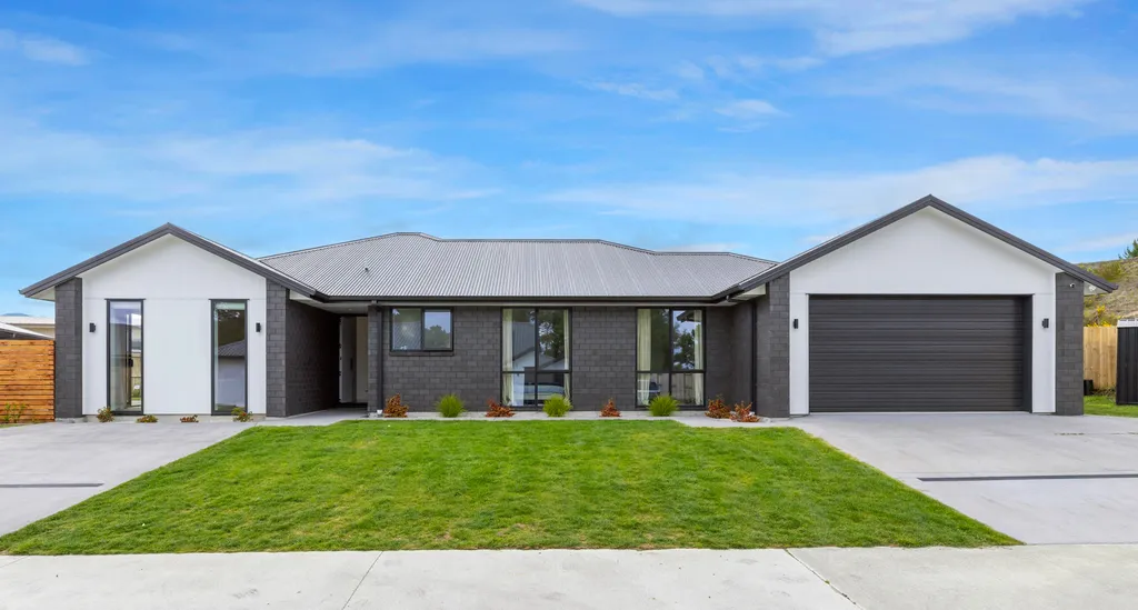 Five Bedroom Elegance With Modern Sophistication