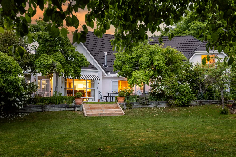 Character, Space & Lake Views on Pipi Street