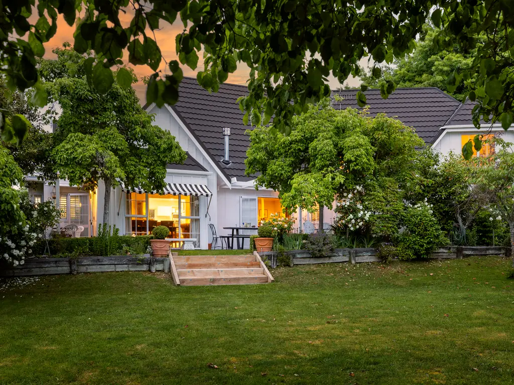 TAUP2563 twilight (6)