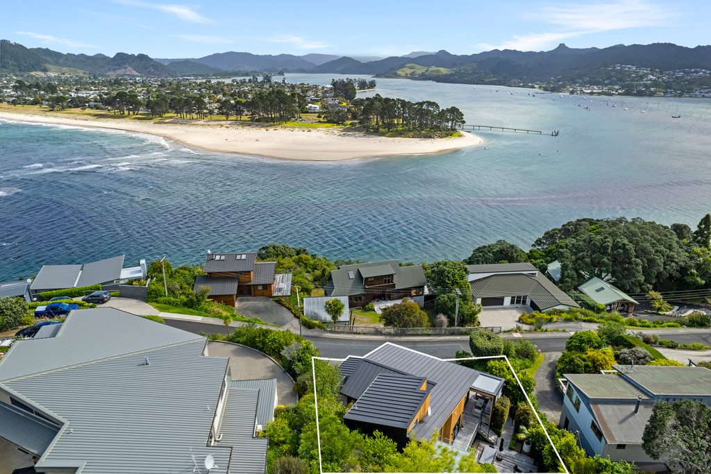 Spectacular Views and Modern Elegance