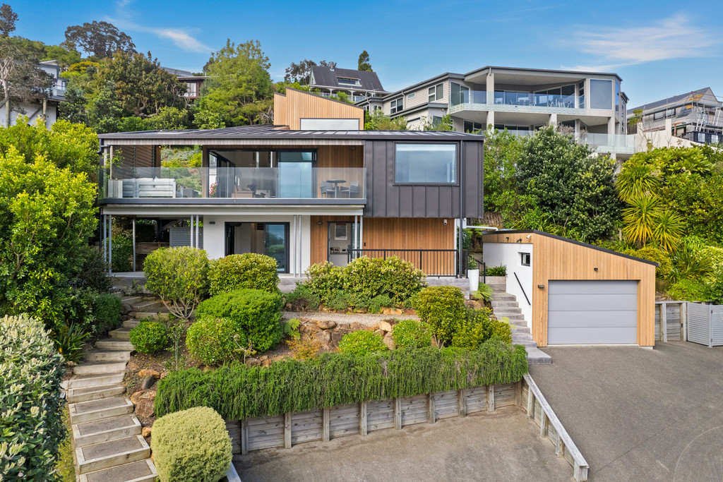 Spectacular Views and Modern Elegance