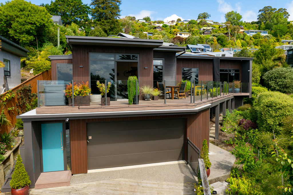 Modern Waterfront Sanctuary