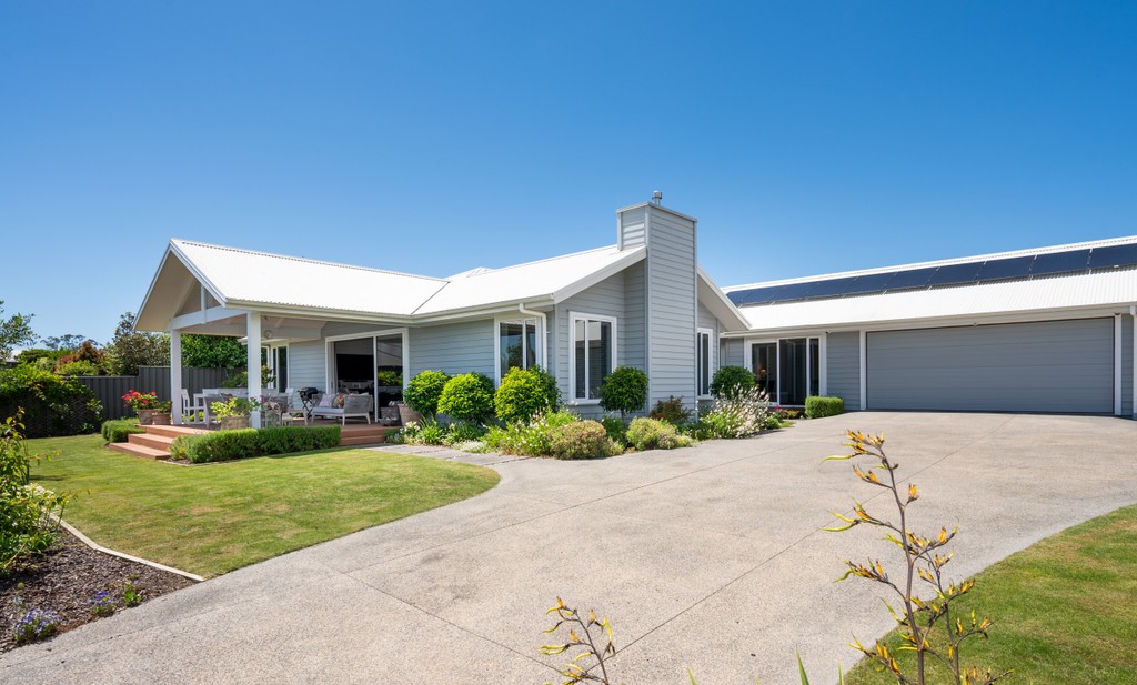 Light, Bright, Modern Living