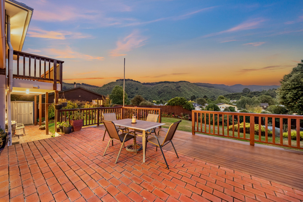 Room to Live, Play & Entertain