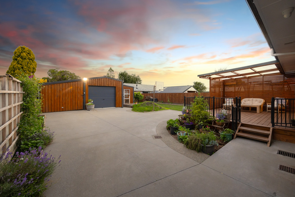 Affordable, Fully Gated with Separate Home Office