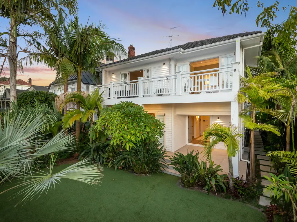 30 Sarsfield St-65