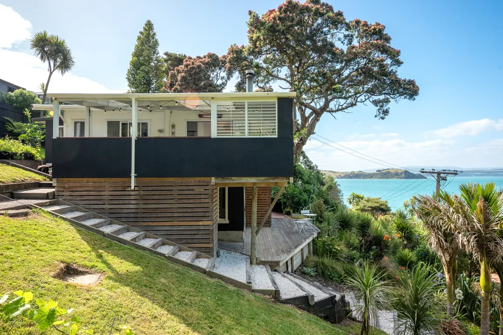 A Boatie’s Retreat at Waiheke’s Eastern Edge