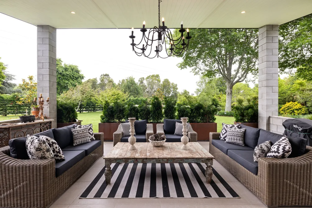 Leafy Architectural Home & Cottage