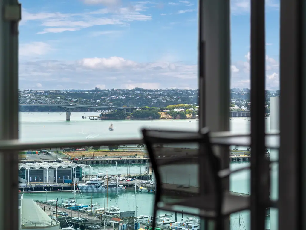 2203-26 Albert St-20