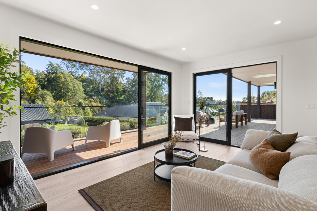 Contemporary Living in Tranquil Setting