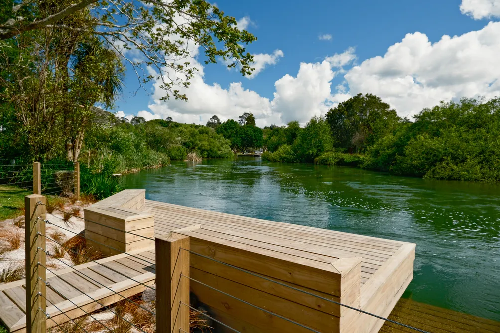 Charming Waterside Retreat