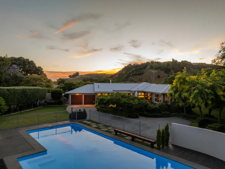 Luxury Lifestyle, Two Dwellings Plus Income