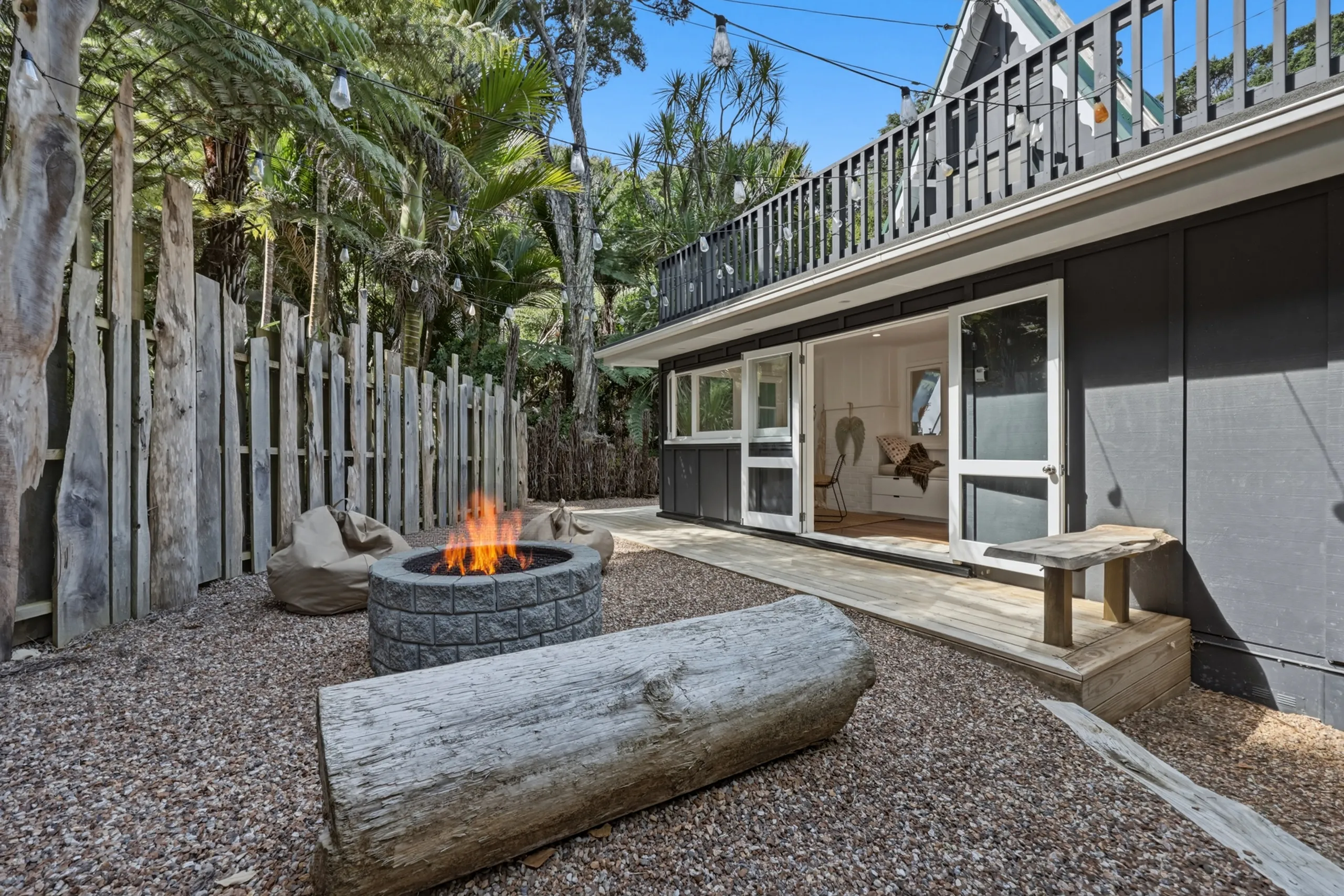 19 Crescent Road West, Ostend, Waiheke Island