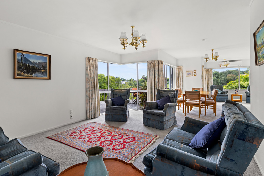 Easy Living with Views to Te Mata Peak