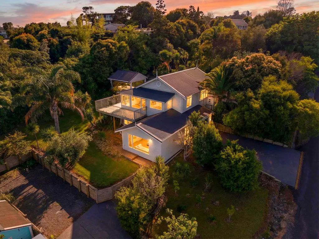 8 Robertson Street (10 of 63)