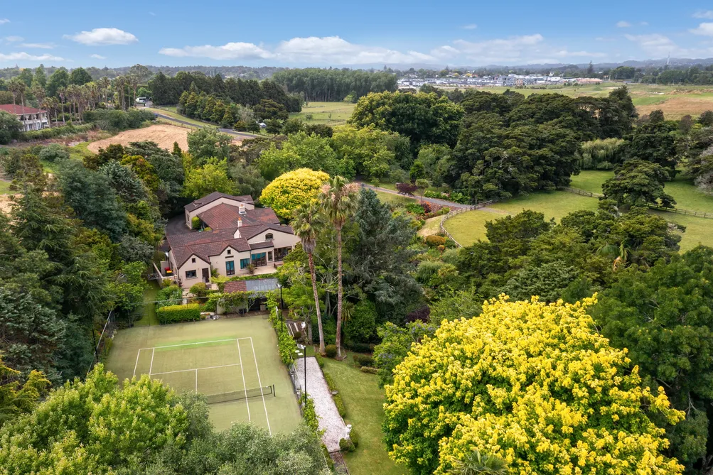 Grand Living on a Remarkable Landholding