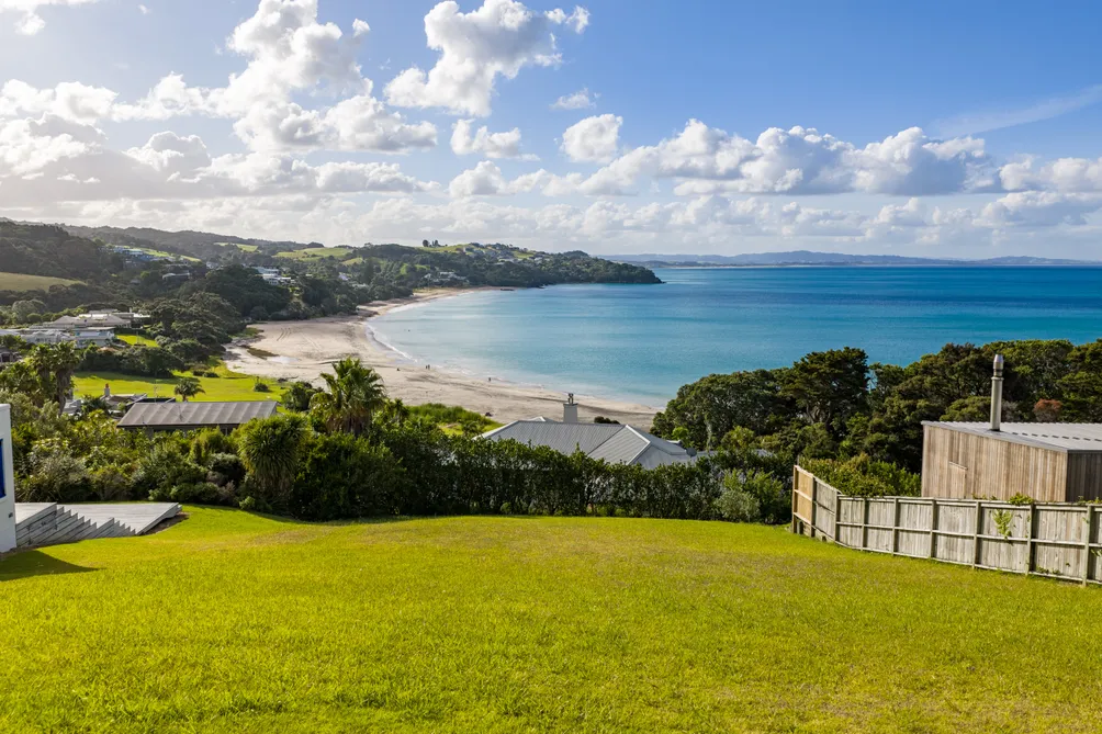 Exceptional Blank Canvas in Prestigious Lang Cove